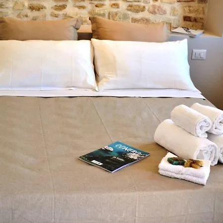 Ral 7039 Vendégház Numana