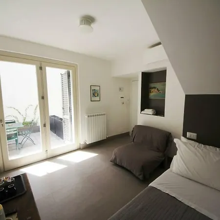 Ral 7039 Vendégház Numana